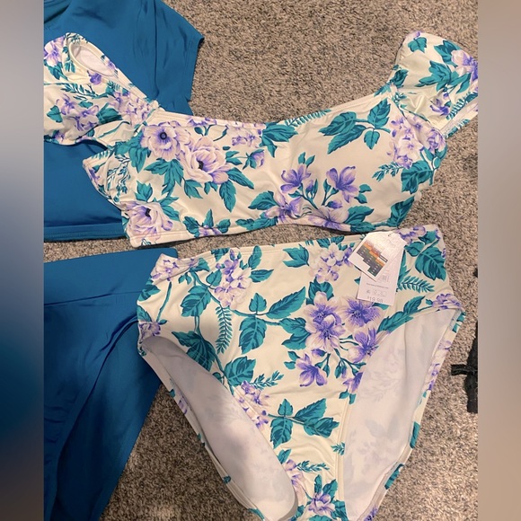 Beautiful pair of mix and match NWT high waisted old the shoulder swim suits - Picture 4 of 10